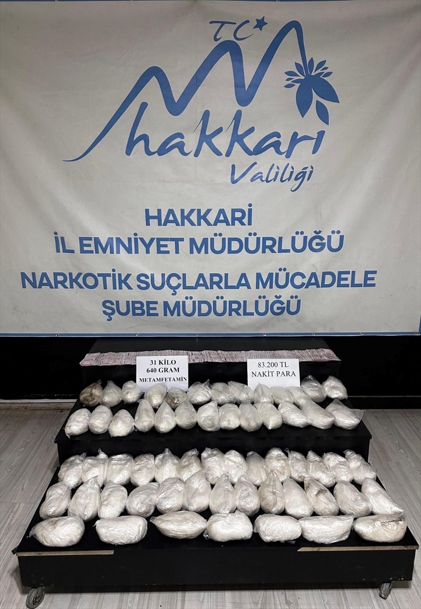 Hakkari'de 31 kilo 640 gram sentetik uyuşturucu ele geçirildi.