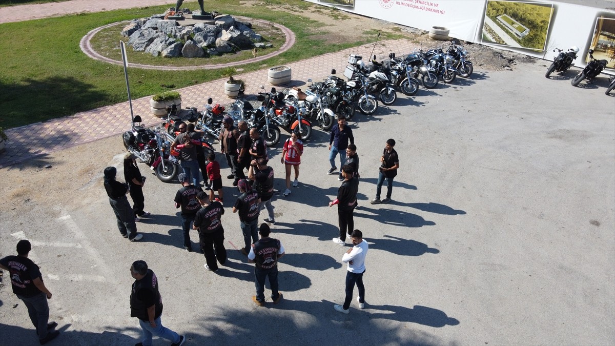 Hatay'ın İskenderun ilçesinde çeşitli illerden gelen motosikletliler, Duchenne Musküler Distrofi...