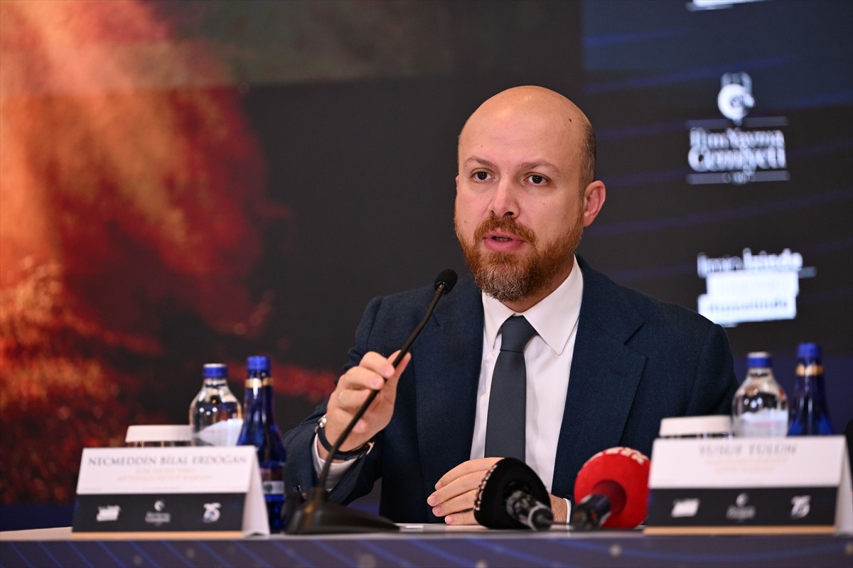 İlim Yayma Cemiyetinin kuruluşunun 75. yıl dönümü dolayısıyla düzenlenen basın buluşmasında...