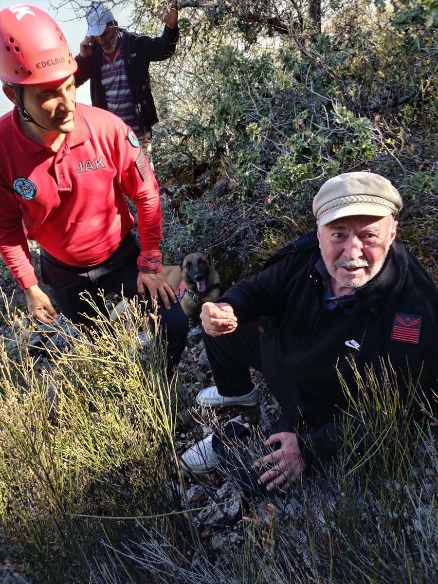 Isparta'nın Eğirdir ilçesinde kamp yapmak için gittiği dağlık alanda kaybolduğu bildirilen kişiye...