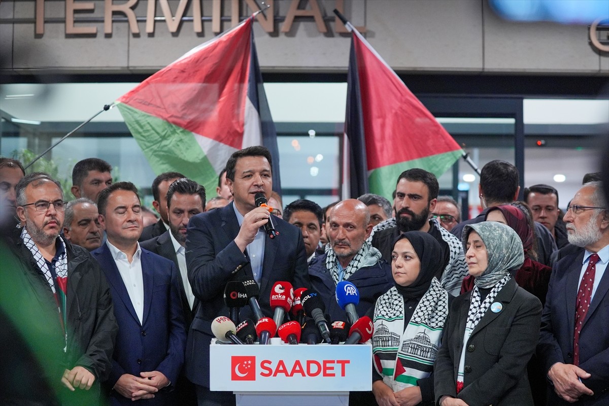 İsrail'in başkenti Tel Aviv'de bulanan Ben Gurion Havalimanı'ndan önce Azerbaycan'a, ardından...