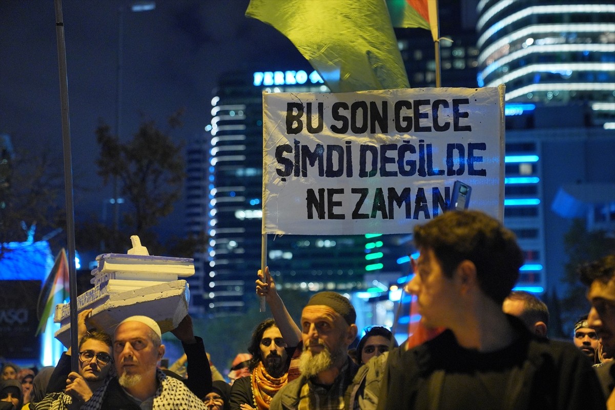 İsrail'in Özgürlük Filosu Koalisyonu'ndaki gemilere düzenlediği saldırı, ülkenin İstanbul...