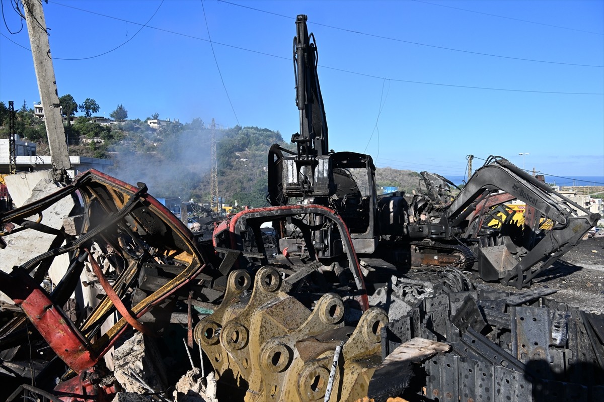 İsrail ordusu bir kez daha ateşkesi ihlal ederek Lübnan’ın güneyindeki el-Musaylih beldesine...