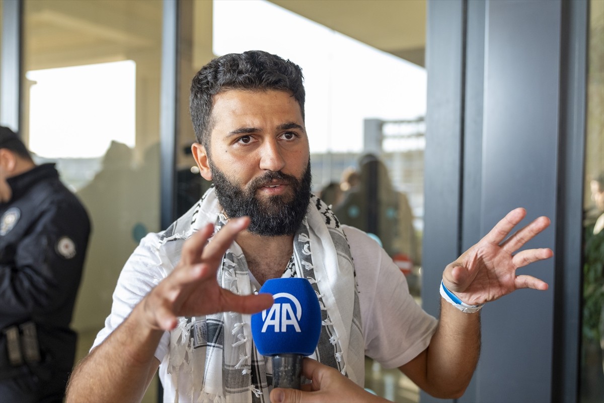 İsrail tarafından uluslararası sularda saldırıya uğrayıp alıkonulan Özgürlük Filosu...