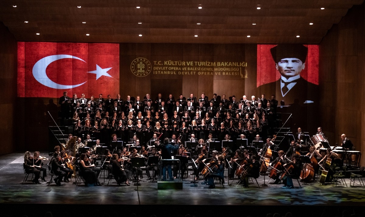 İstanbul Devlet Opera ve Balesi (İDOB), 29 Ekim Cumhuriyet Bayramı'na özel "Bir Ulus Uyanıyor"...