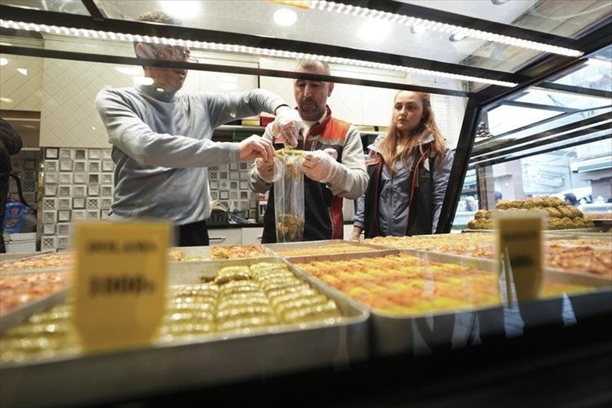 İstanbul Valiliği, bu yılın 9 ayında kentte yapılan gıda denetimleri sonucunda 440 milyon 310 bin...