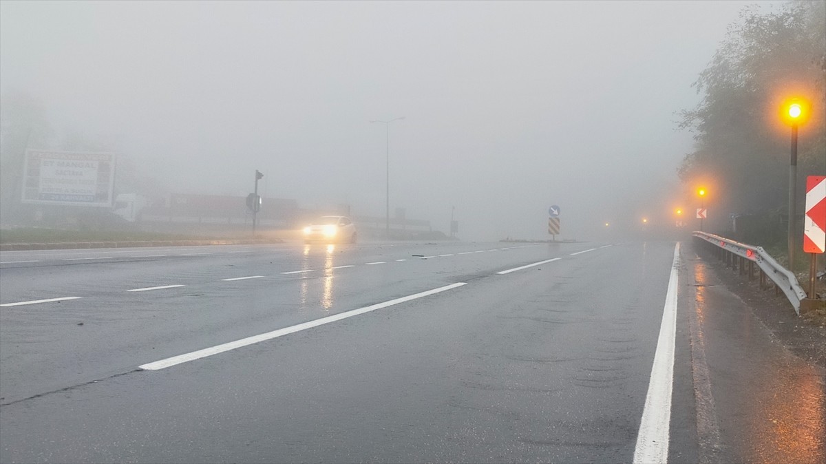 İstanbul ve Ankara arasında ulaşımı sağlayan, Türkiye'nin önemli geçiş güzergahlarından Bolu Dağı...