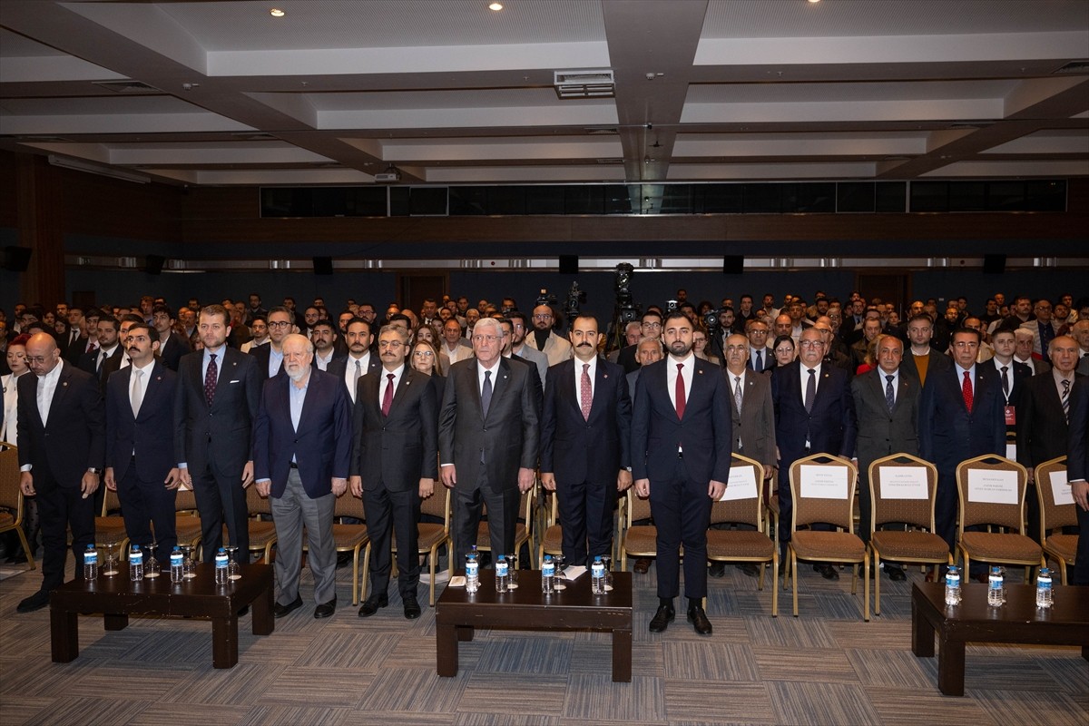 İYİ Parti Genel Başkanı Müsavat Dervişoğlu, Milliyetçi Kongre Derneği'nin, Ankara'da bir otelde...