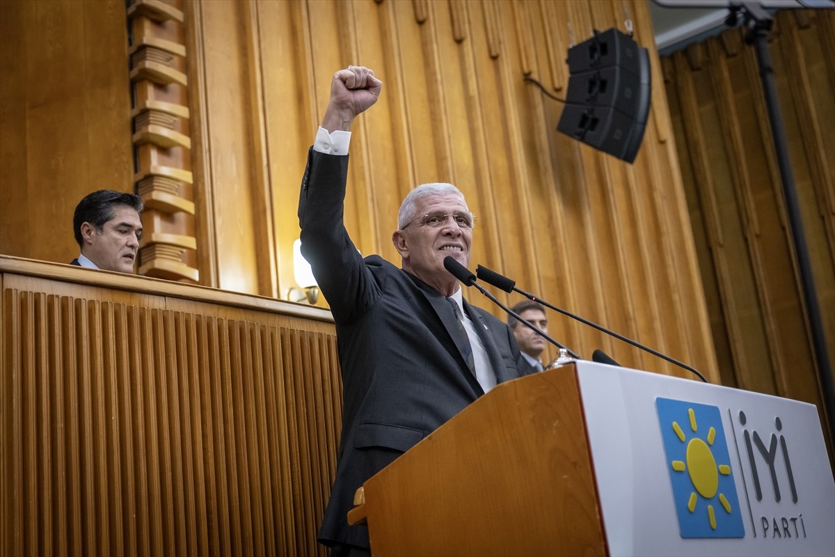 İYİ Parti Genel Başkanı Müsavat Dervişoğlu, partisinin TBMM Grup Toplantısı'na katıldı.