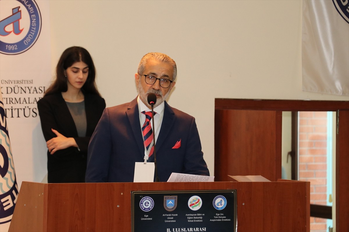 İzmir'de "ekonomi ve uluslararası ilişkilerde işbirliği, rekabet, entegrasyon" temasıyla...