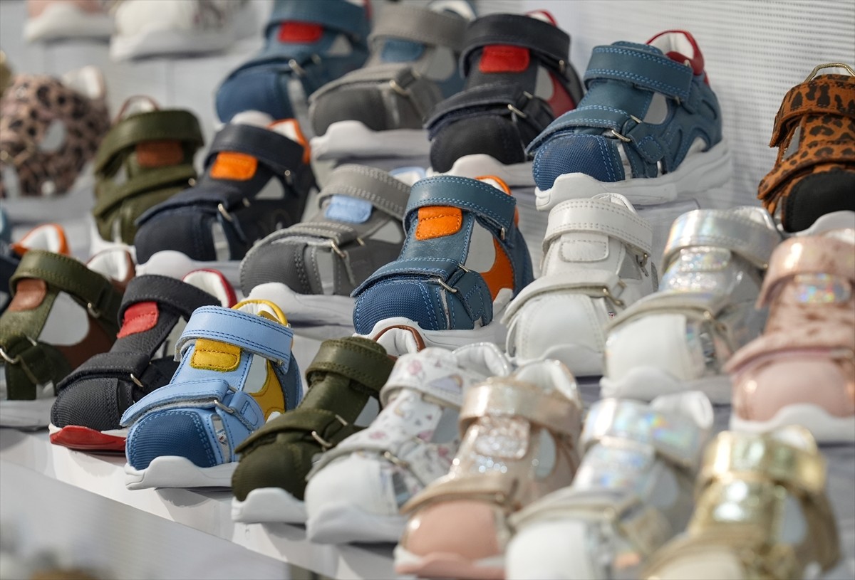 İzmir'de tekstil, hazır giyim ve ayakkabı sektörlerini buluşturan "Fashion Prime 8. Tekstil, Hazır...