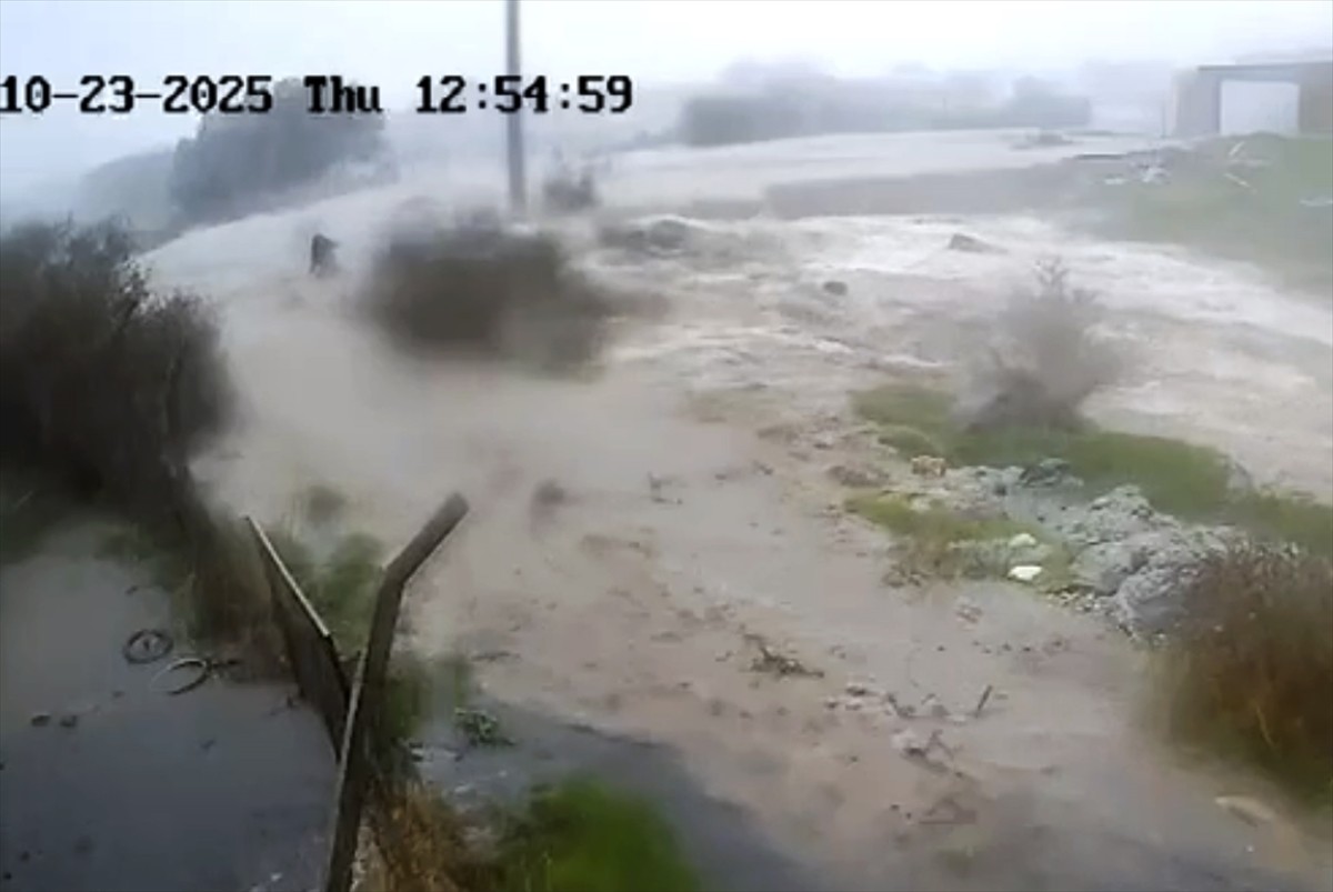 İzmir'in Foça ilçesinde yaşanan sağanak sonrası sel sularına kapılan ve cansız bedeni bugün sabah...