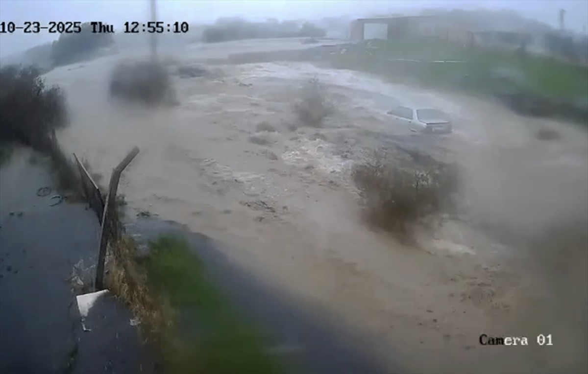İzmir'in Foça ilçesinde yaşanan sağanak sonrası sel sularına kapılan ve cansız bedeni bugün sabah...