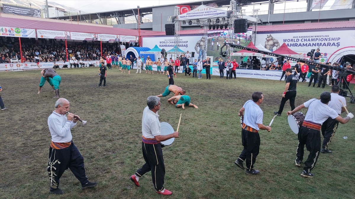 Kahramanmaraş'ta ilki düzenlenen Karakucak Güreşleri Dünya Şampiyonası sona erdi. Batıpark Deprem...