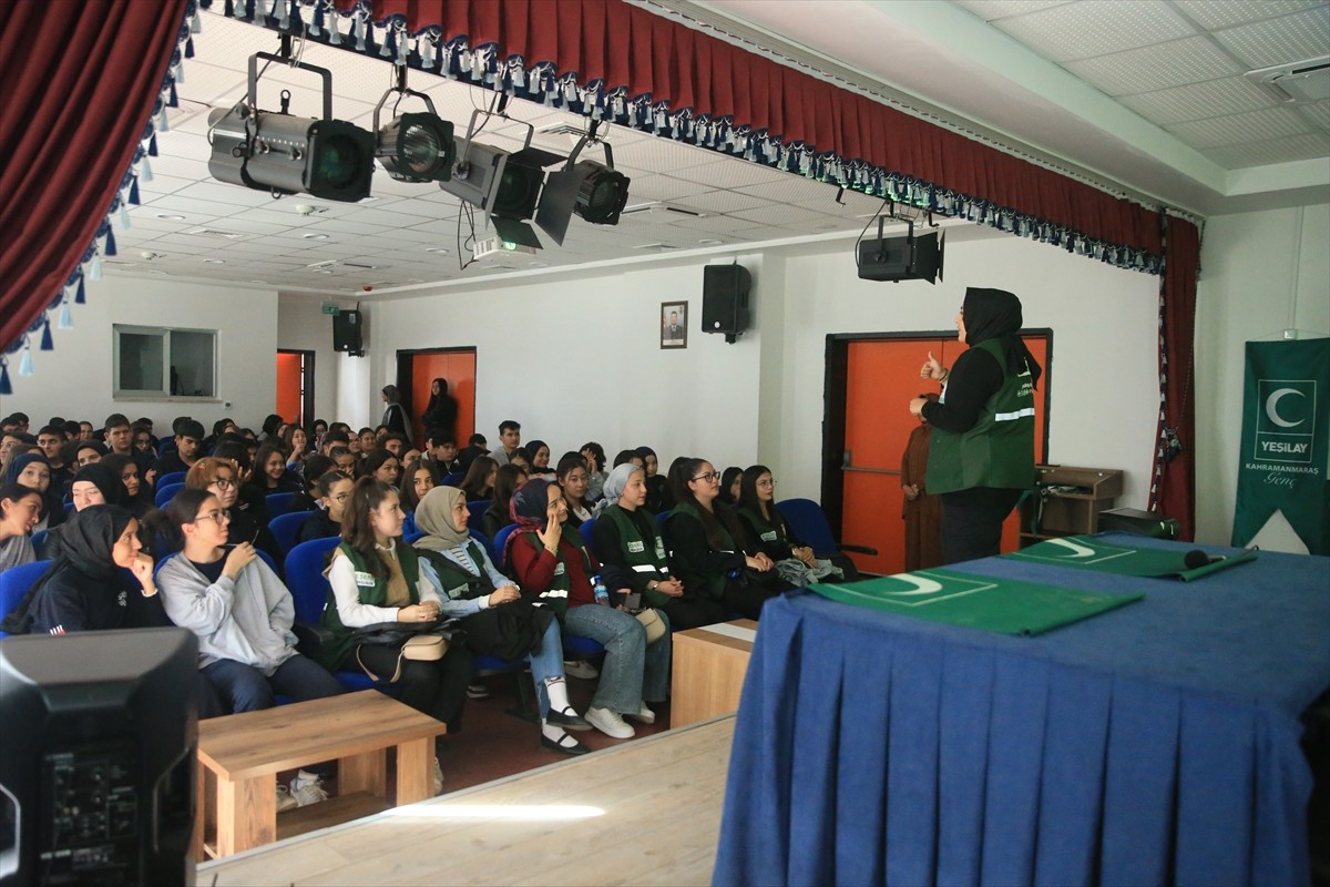 Kahramanmaraş'ta Yeşilay ekipleri, öğrencileri zararlı alışkanlıklardan korumak ve bağımlılıkla...