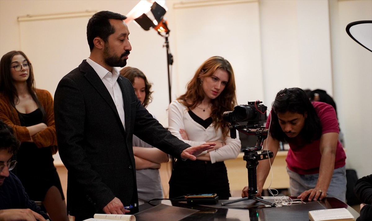 Karabük Üniversitesi Safranbolu Türker İnanoğlu İletişim Fakültesi öğrencileri, 29 Ekim Cumhuriyet...