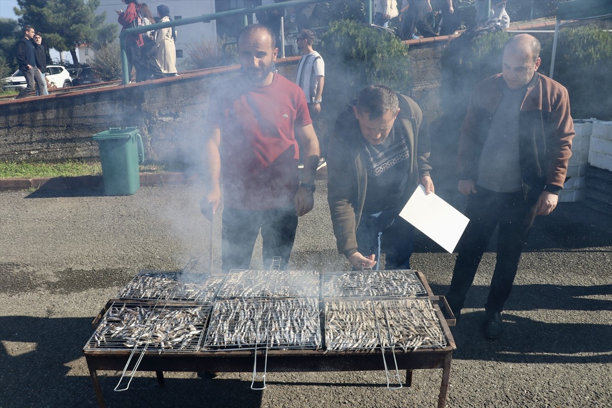 Karadeniz Teknik Üniversitesinde (KTÜ) gerçekleştirilen "KTÜ'ye Hoş Geldin" etkinliğine katılan...