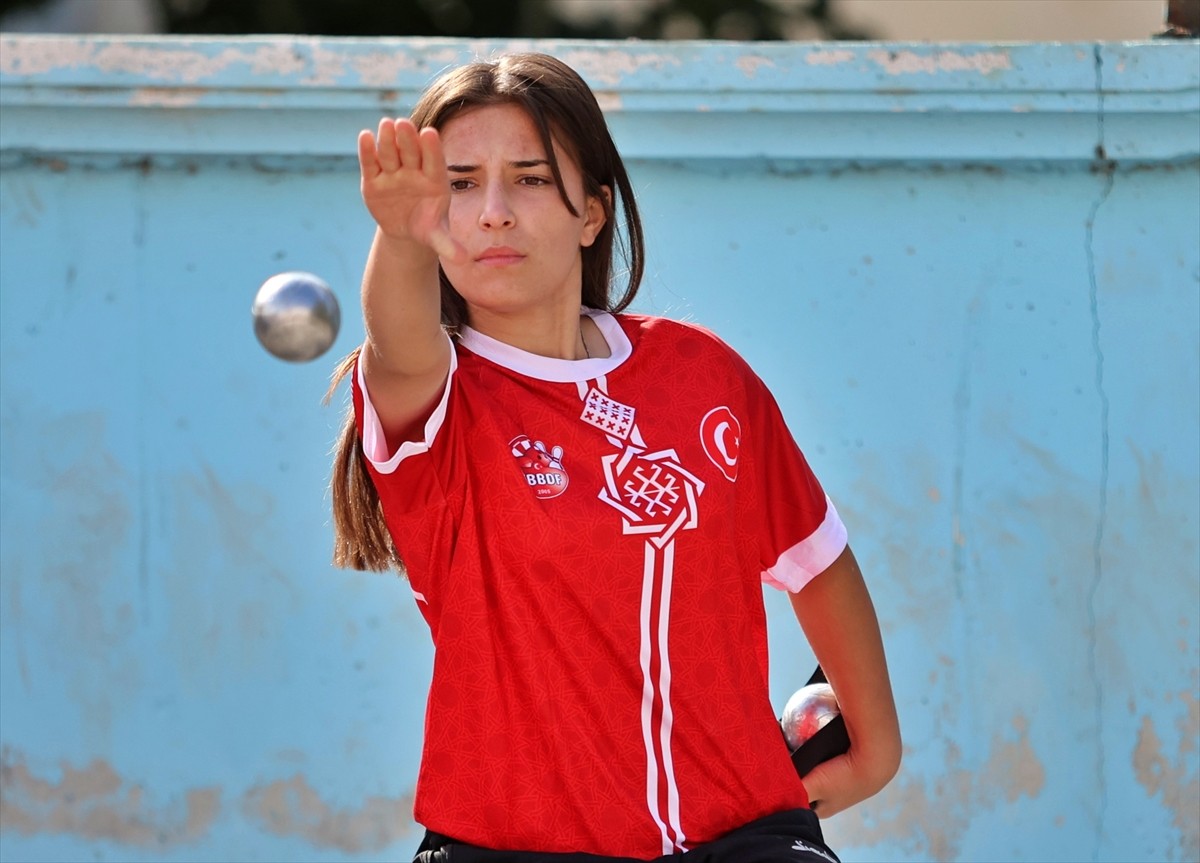 Katıldığı ilk uluslararası organizasyonda bronz madalya kazanan 15 yaşındaki bocce milli sporcusu...