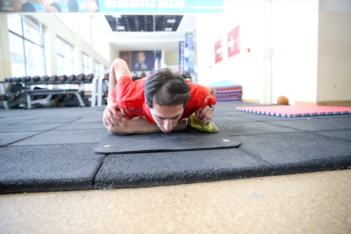 Kayakla atlama branşında kazandığı uluslararası başarıyla adını Türk spor tarihine yazdıran Fatih...
