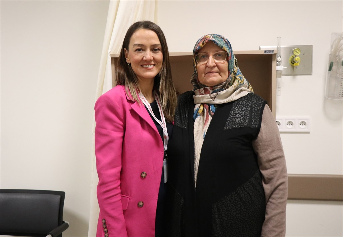 Kayseri'de akciğer kanseri tedavisi görürken meme kanserine yakalanan 62 yaşındaki Meryem Nurel...
