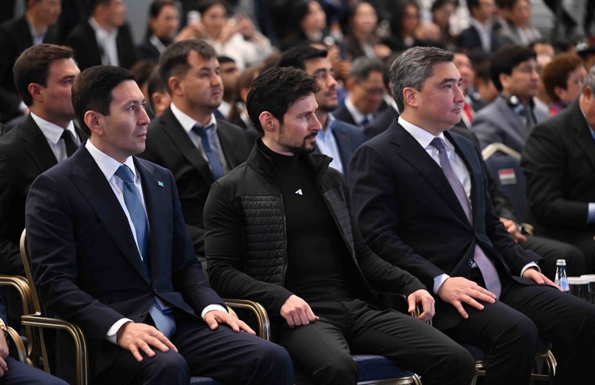 Kazakistan Cumhurbaşkanı Kasım Cömert Tokayev, başkent Astana’da başlayan “Digital Bridge 2025”...