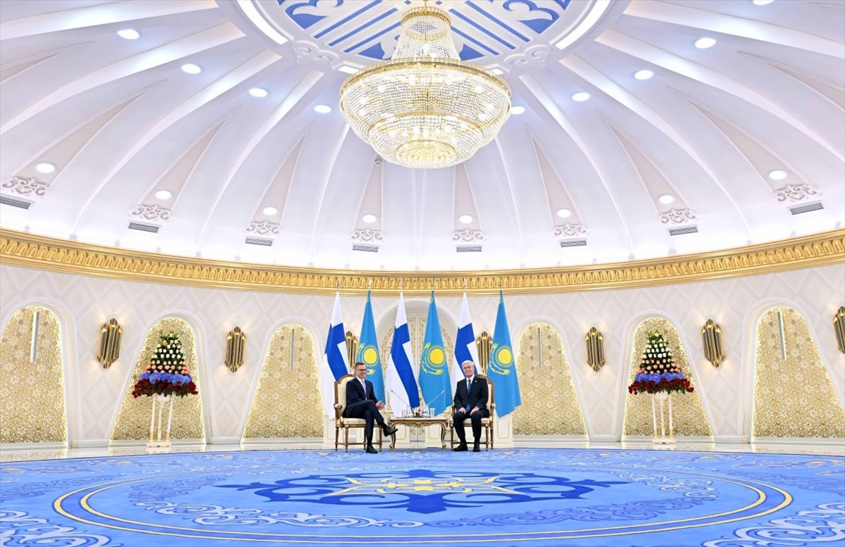 Kazakistan Cumhurbaşkanı Kasım Cömert Tokayev, ülkesinde resmi temaslarda bulunan Finlandiya...
