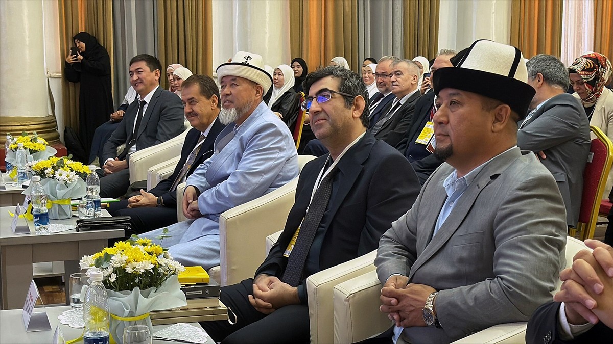 Kırgızistan'ın Oş şehrinde, "2. Uluslararası Maveraünnehir'den Anadolu'ya İslam Alimleri:...