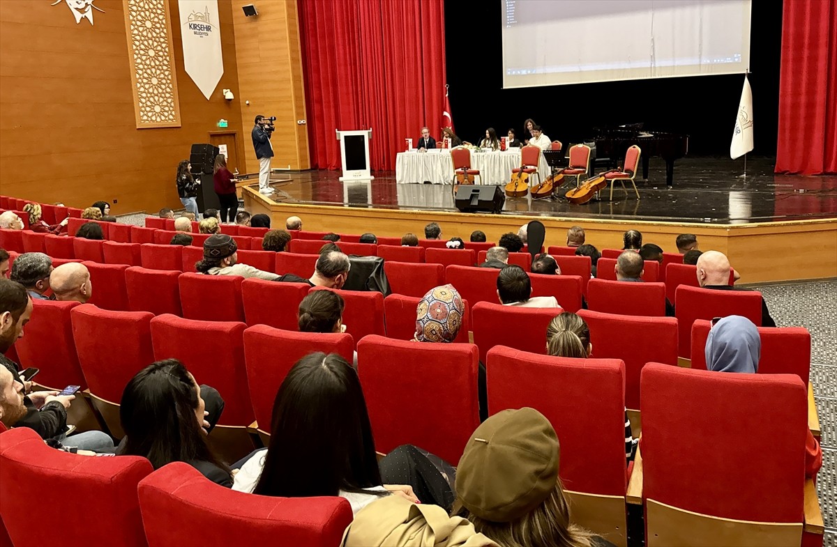 Kırşehir Belediyesinin ev sahipliğinde düzenlenen "UNESCO Uluslararası Genç Müzisyenler...