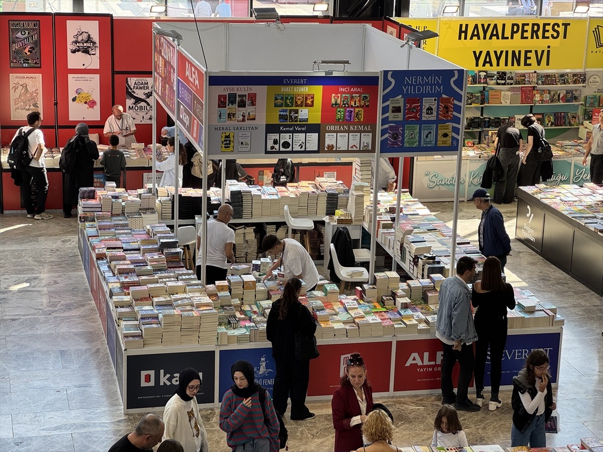 Kocaeli Büyükşehir Belediyesince "Anadolu Mayası" temasıyla gerçekleştirilen 15. Kocaeli Kitap...