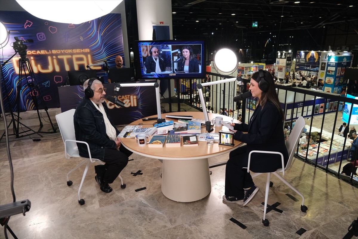 Kocaeli Kitap Fuarı'na katılan Okan Bayülgen konuk olduğu Kocaeli Büyükşehir Belediyesinin podcast...