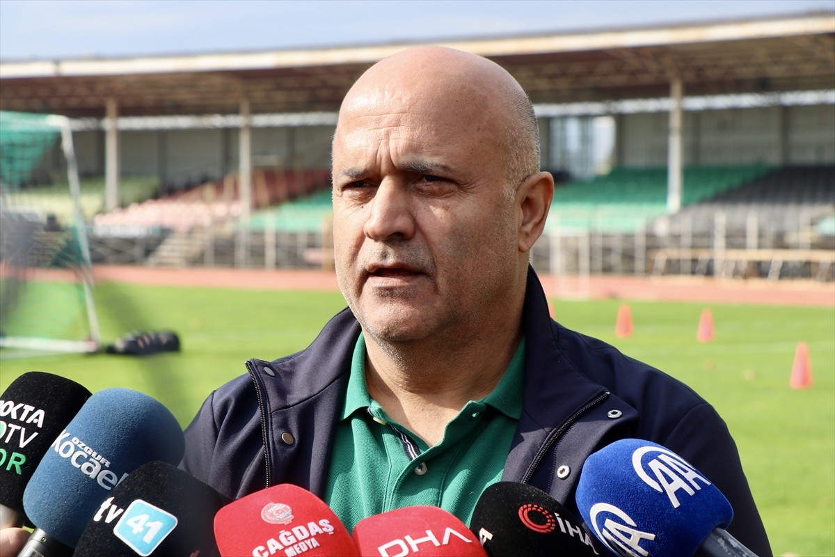 Kocaelispor Başkanı Recep Durul (fotoğrafta), Türkiye Futbol Federasyonu (TFF) Başkanı İbrahim...