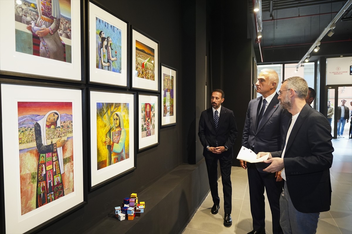 Kültür ve Turizm Bakanı Mehmet Nuri Ersoy, İstanbul Kültür Yolu Festivali kapsamında açılan ve...