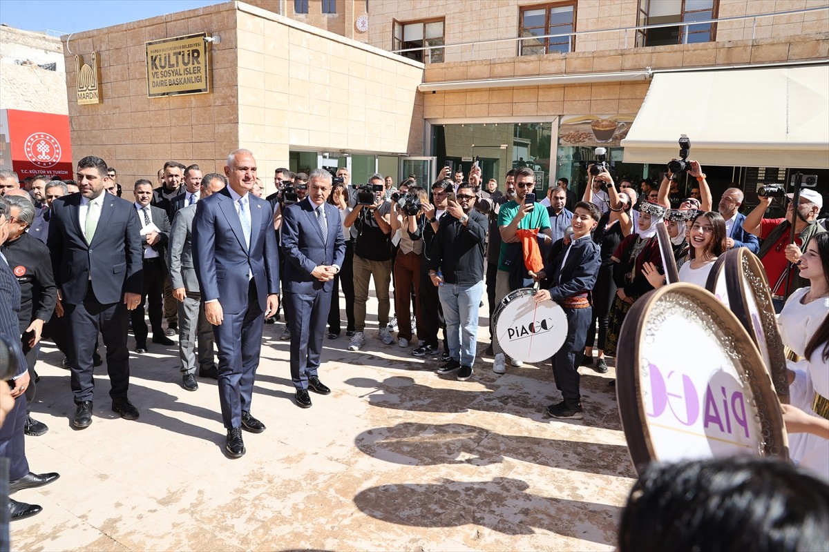 Kültür ve Turizm Bakanı Mehmet Nuri Ersoy,  Mardin'de Sakıp Sabancı Kent Müzesi'ndeki festivalin...