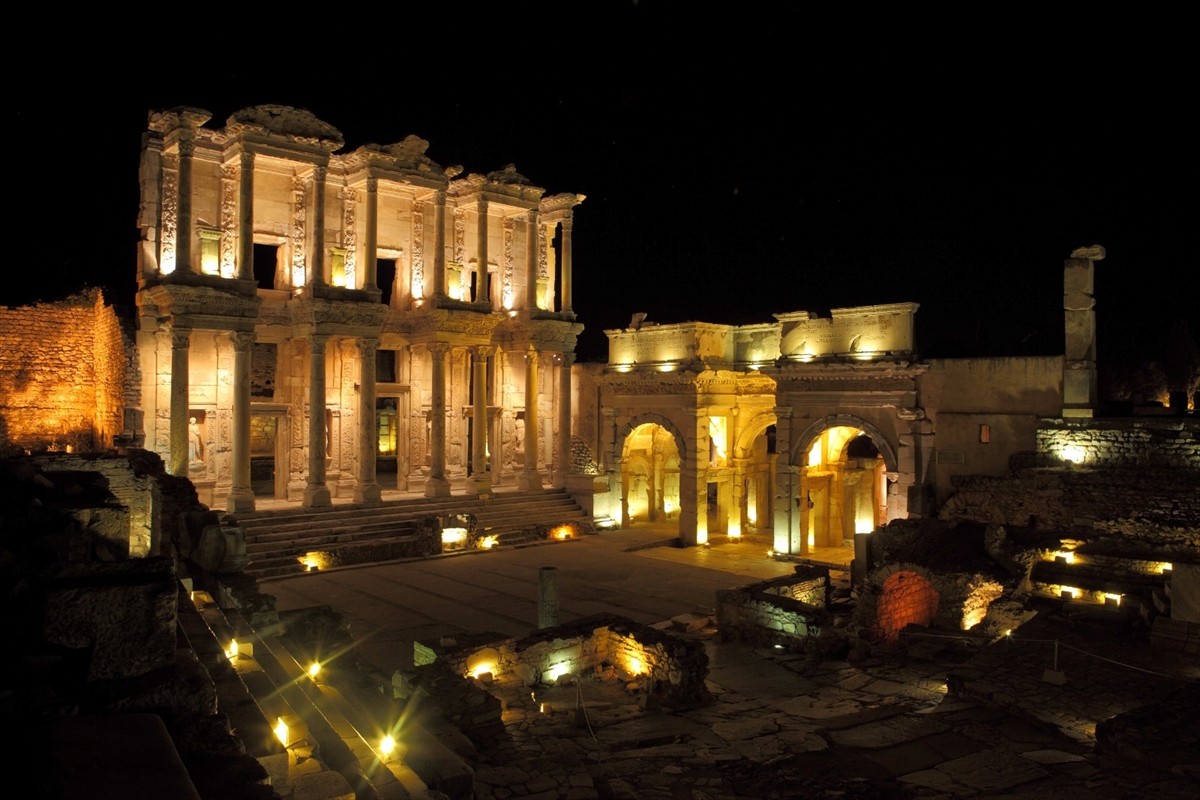 Kültür ve Turizm Bakanı Mehmet Nuri Ersoy, NSosyal hesabından, gece müzeciliğine ilişkin...
