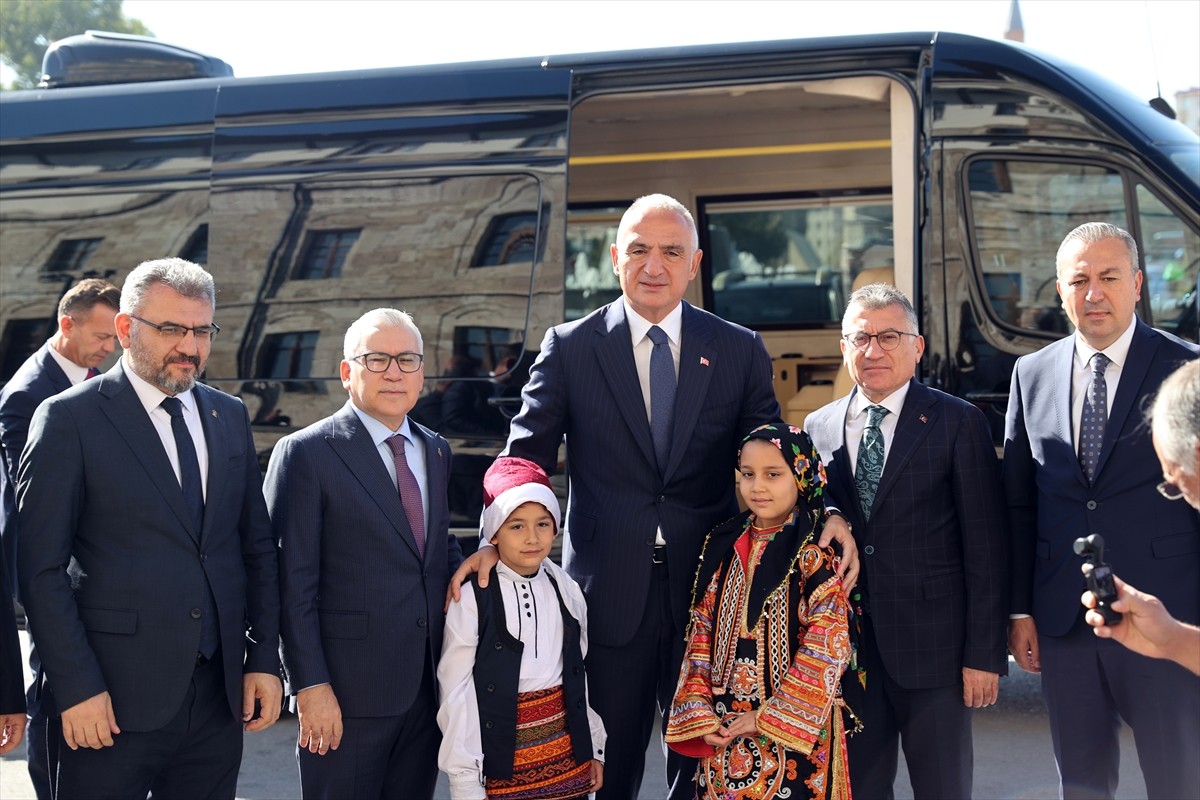 Kültür ve Turizm Bakanı Mehmet Nuri Ersoy (sol 3), çeşitli programlara katılmak üzere Sivas'a...