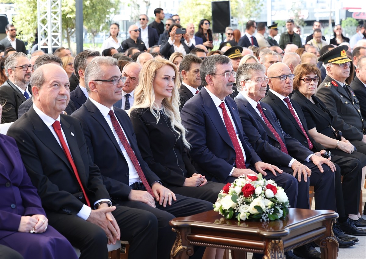 Kuzey Kıbrıs Türk Cumhuriyeti'nde (KKTC) yeni Cumhurbaşkanı Tufan Erhürman, devir teslim töreninin...