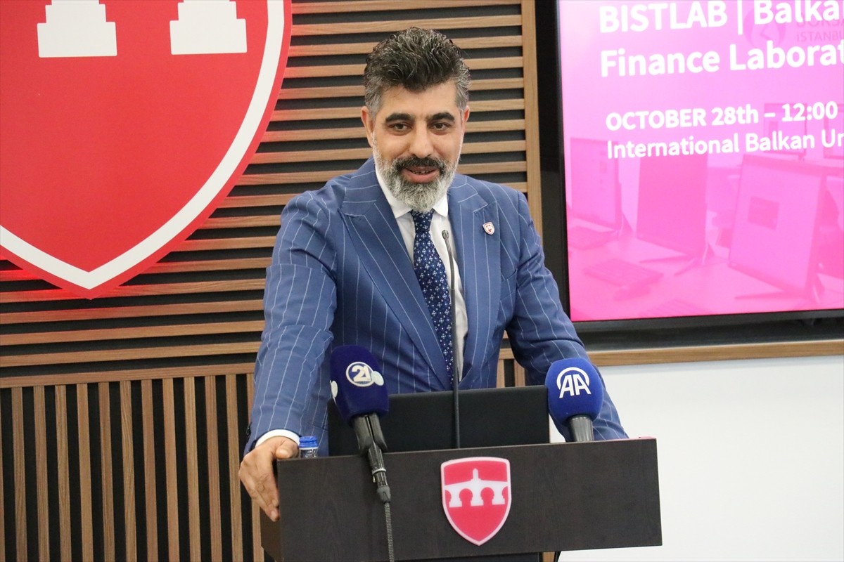 Kuzey Makedonya'nın başkenti Üsküp'te faaliyet gösteren Uluslararası Balkan Üniversitesinde (IBU)...