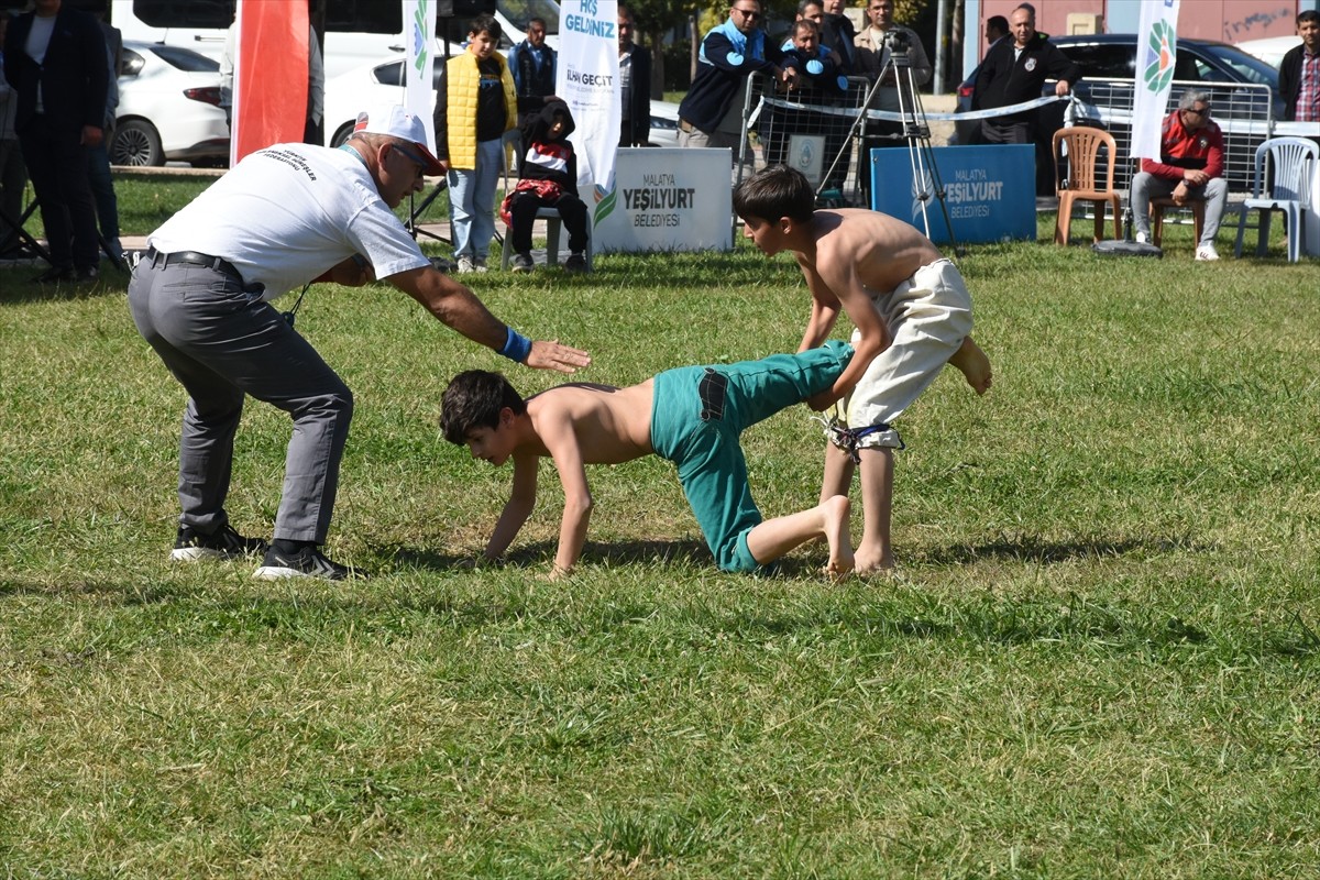 Malatya Büyükşehir Belediyesi ile Yeşilyurt Belediyesince düzenlenen 20. Uluslararası Turgut Özal...