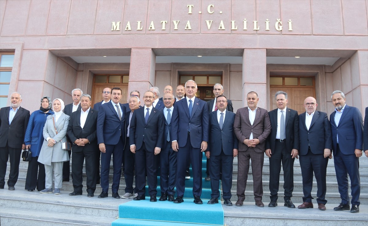 Malatya Kültür Yolu Festivali kapsamında temaslarda bulunan Kültür ve Turizm Bakanı Mehmet Nuri...