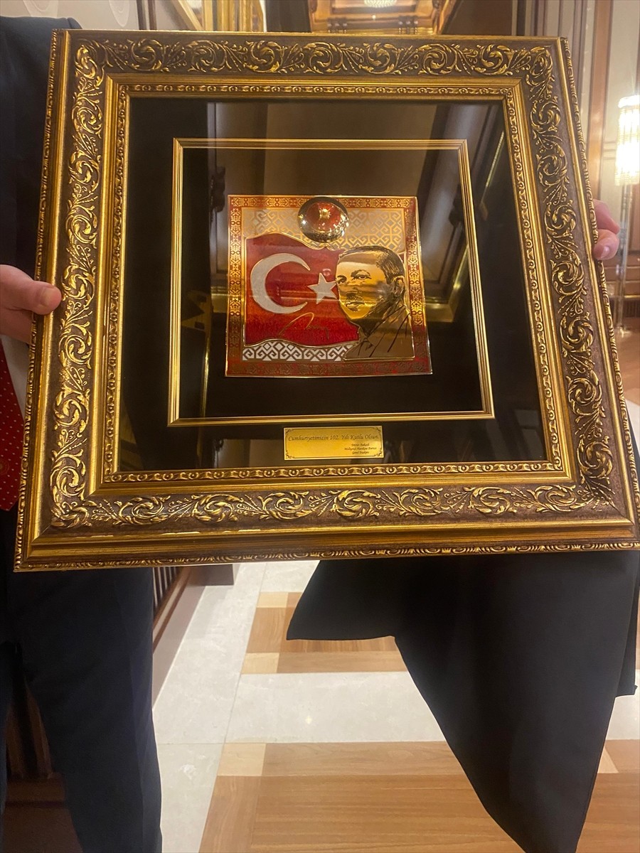 MHP Genel Başkanı Devlet Bahçeli, Cumhuriyetin 102. kuruluş yıl dönümü dolayısıyla Cumhurbaşkanı...