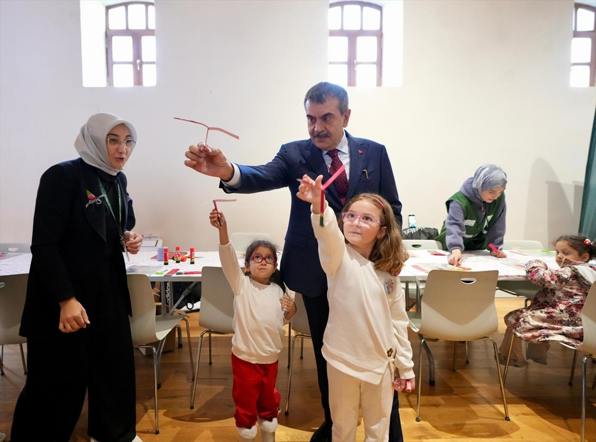  Milli Eğitim Bakanı Yusuf Tekin, İstanbul'da Rami Kütüphanesi'nde düzenlenen "Evliya Çelebi'nin...