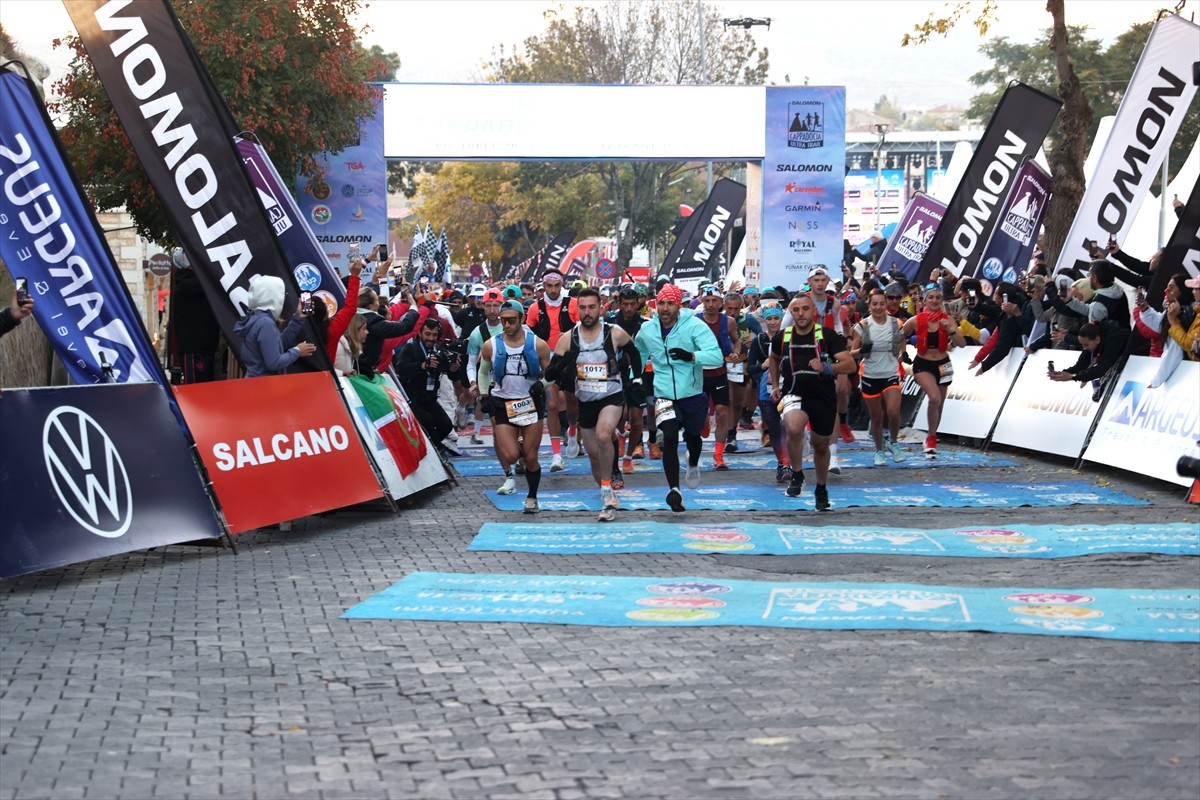 Nevşehir'de bu yıl 12'ncisi düzenlenen Salomon Kapadokya Ultra Trail Koşusu, 79 ülkeden 2 bin 406...