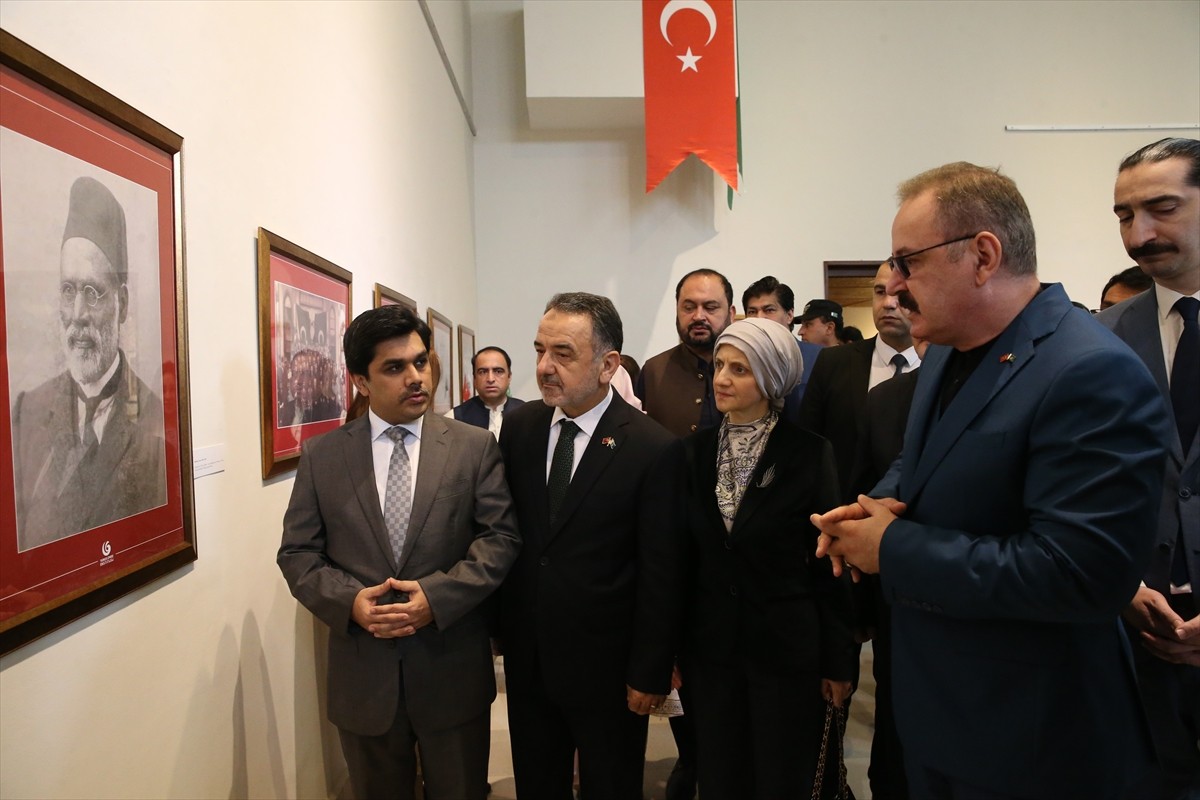 Pakistan Başbakanlığı ve Türkiye'nin İslamabad Büyükelçiliğinin himayelerinde, Yunus Emre...