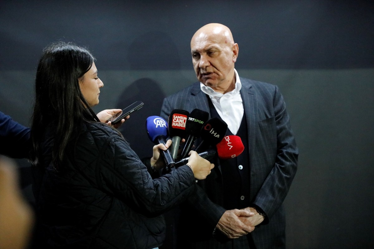 Samsunspor Kulübü Başkanı Yüksel Yıldırım, UEFA Konferans Ligi'nde Ukrayna'nın Dinamo Kiev ekibini...