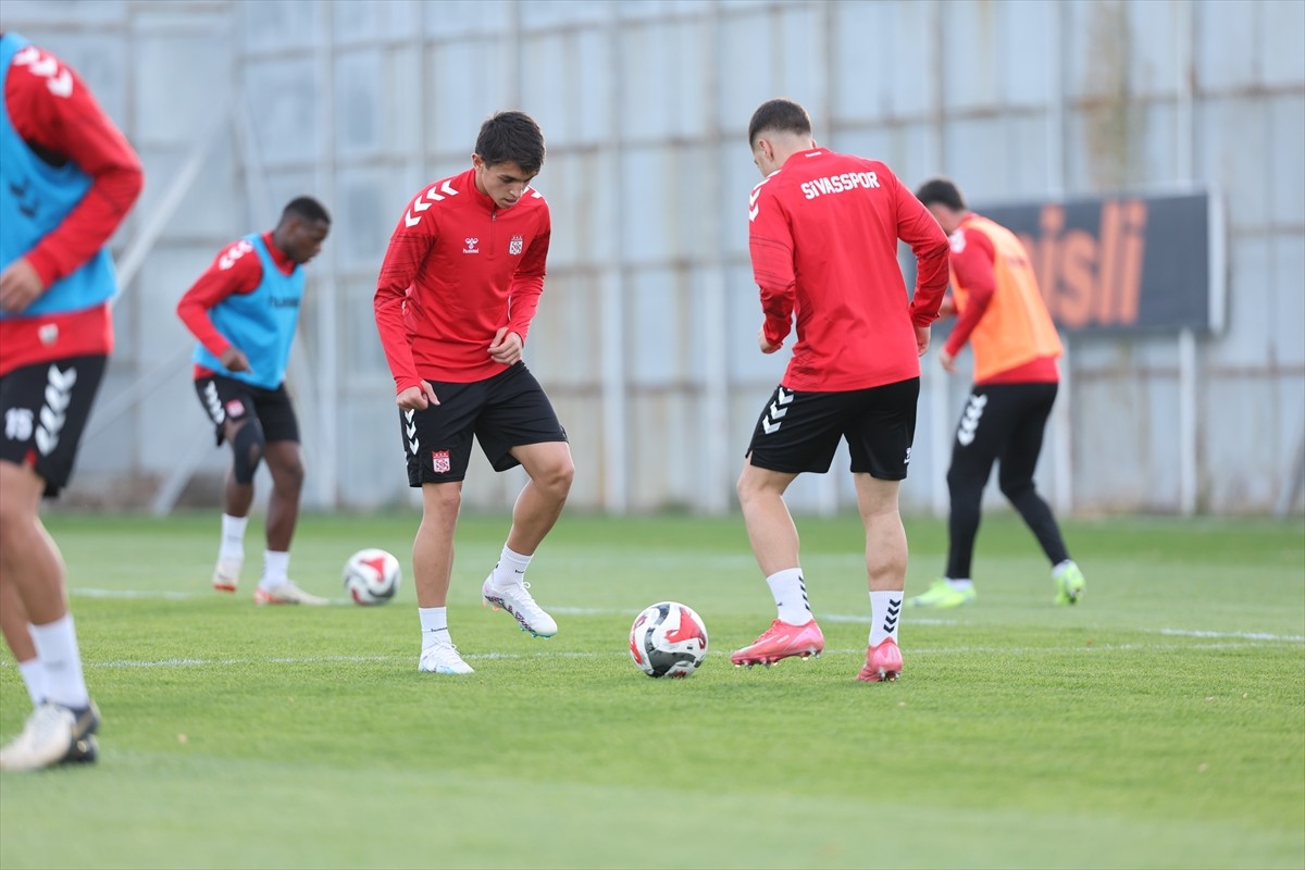 Sivasspor, Trendyol 1. Lig'in 11. haftasında sahasında Atakaş Hatayspor ile oynayacağı maçın...