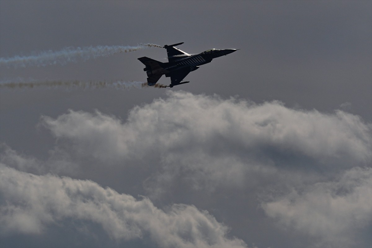 SOLOTÜRK, 29 Ekim Cumhuriyet Bayramı kutlamaları kapsamında yapılacak gösteri uçuşu için Anıtkabir...