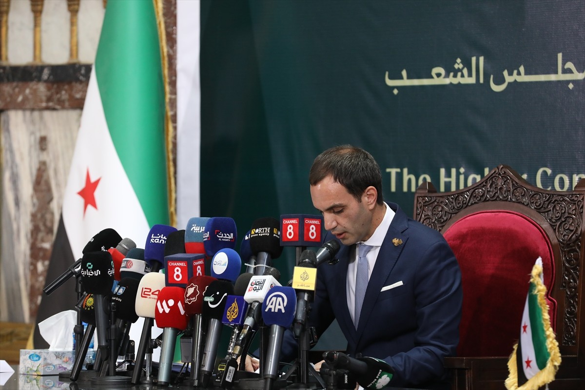 Suriye'de Rakka, Haseke ve Süveyda illeri dışında kalan 11 ildeki 50 seçim bölgesinde yapılan Halk...