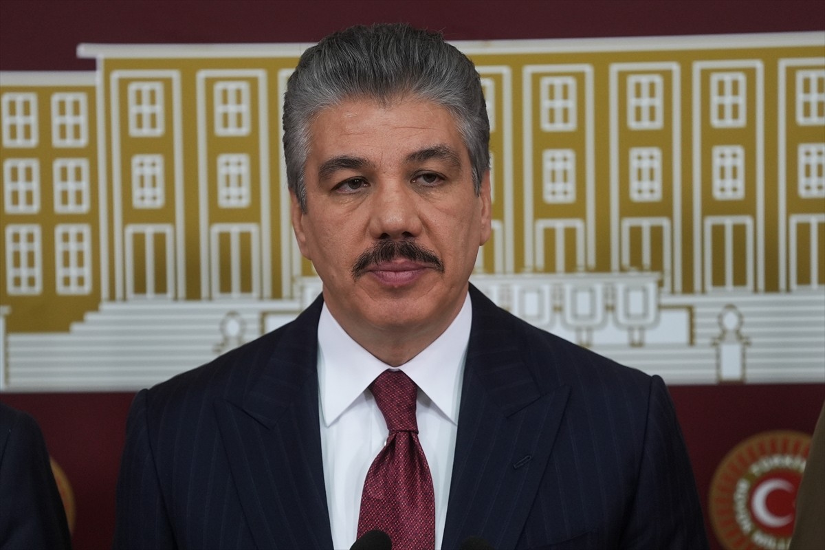 TBMM Adalet Komisyonu Başkanı ve AK Parti İstanbul Milletvekili Cüneyt Yüksel (ortada), Güney...