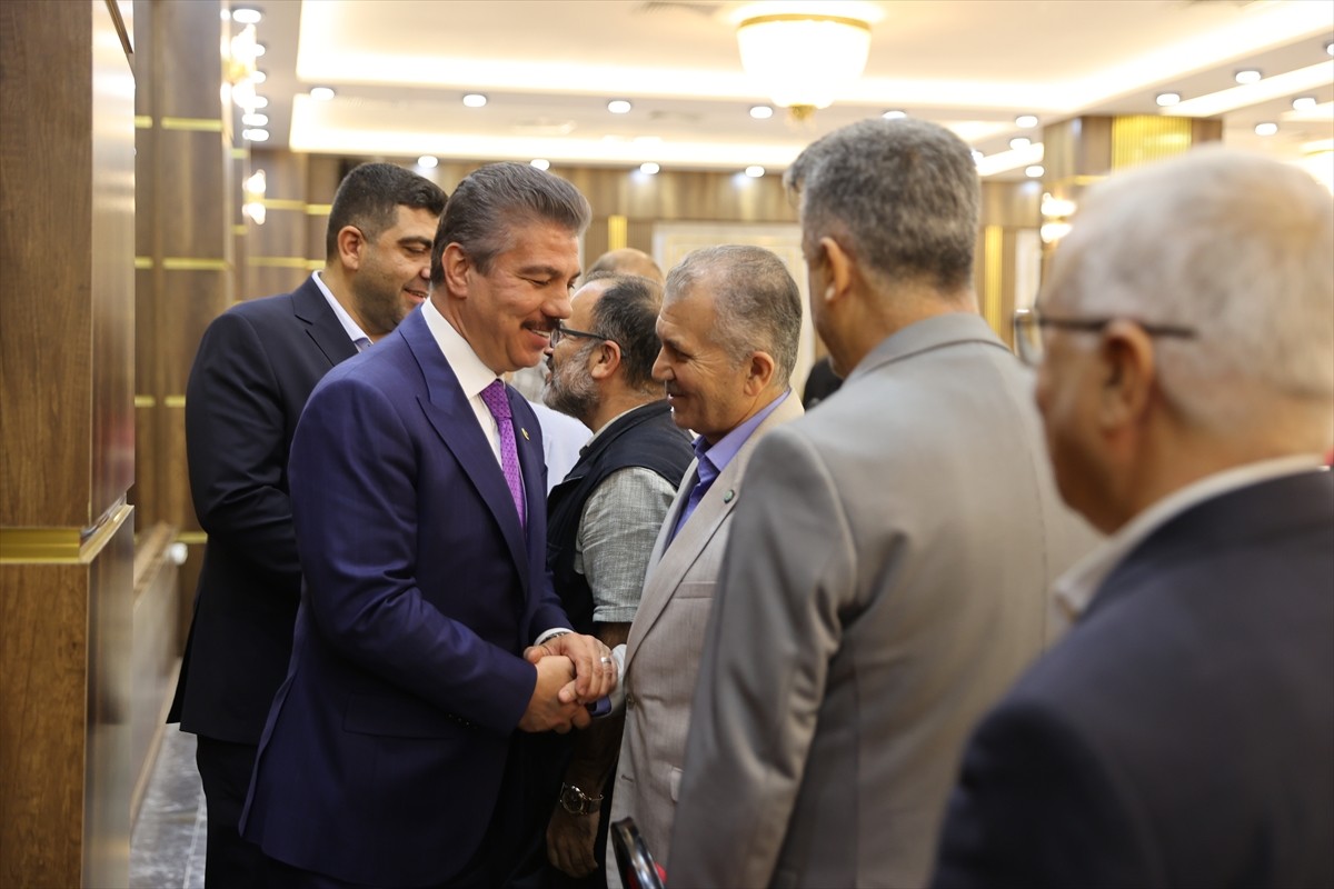 TBMM Adalet Komisyonu Başkanı ve AK Parti İstanbul Milletvekili Cüneyt Yüksel (solda), Mardin'de...