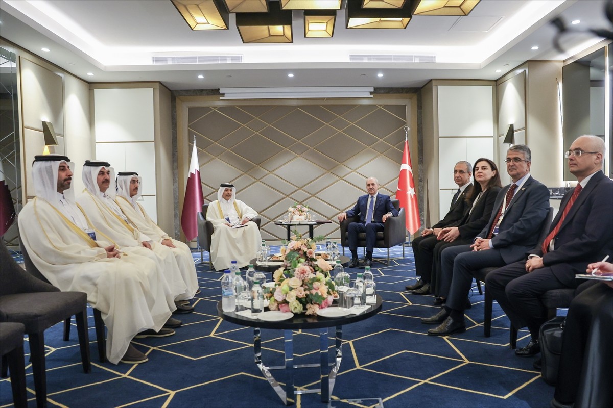TBMM Başkanı Numan Kurtulmuş (sağda), Katar Devleti Şura Meclisi Başkanı Hassan Bin Abdulla...